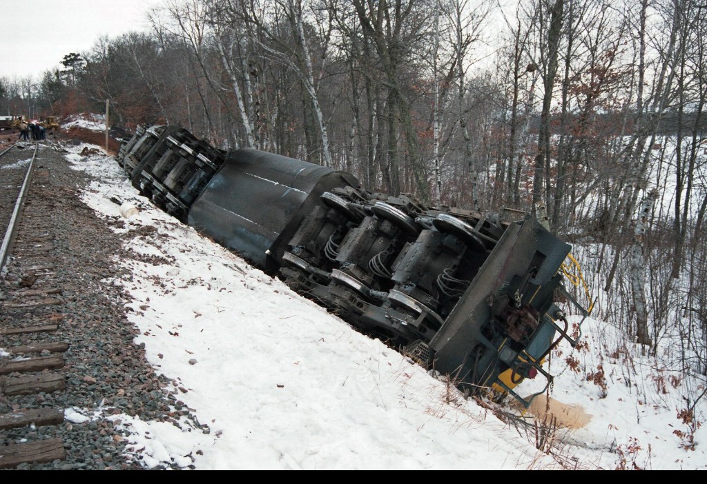 Underside of CSX 8142
